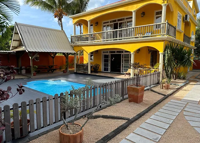 Lukshvilla Private Villa Le Morne Wind N Kite Surfers Accomodation & Car Rental Mauritius