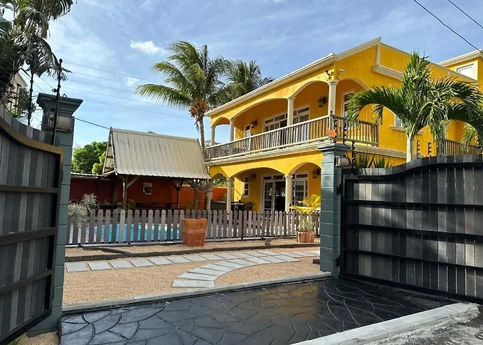 Lukshvilla Private Villa Le Morne Wind N Kite Surfers Accomodation & Car Rental Mauritius