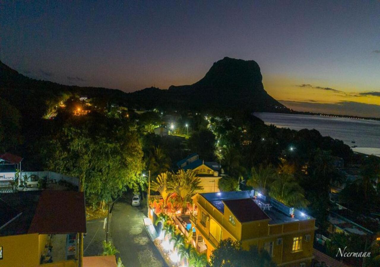 Lukshvilla Private Le Morne Wind N Kite Surfers & Car Mauritius