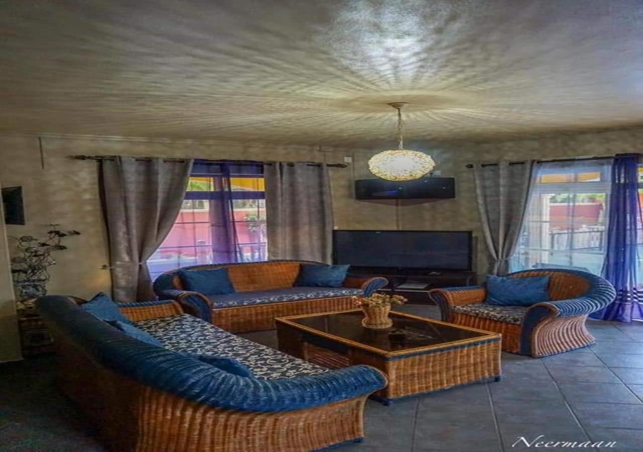 Lukshvilla Private Le Morne Wind N Kite Surfers & Car Mauritius Apartment La Gaulette